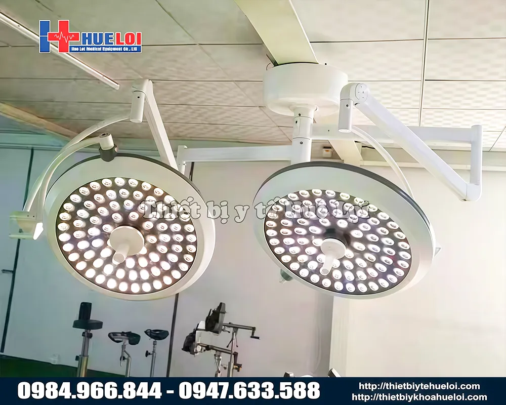 Đèn phẫu thuật hai nhánh led 700 treo trần cao cấp phổ biến hiện nay