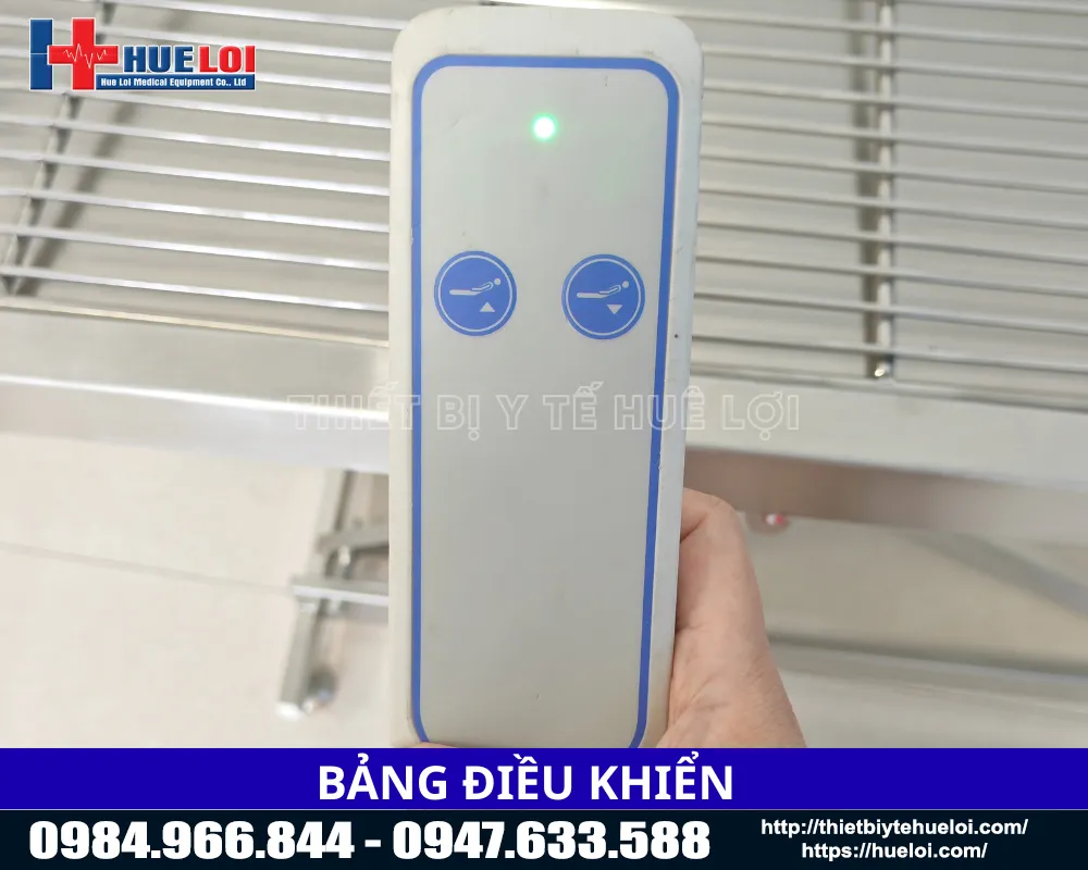 Bảng điều khiển bàn mổ điện thú y nâng hạ bằng điện